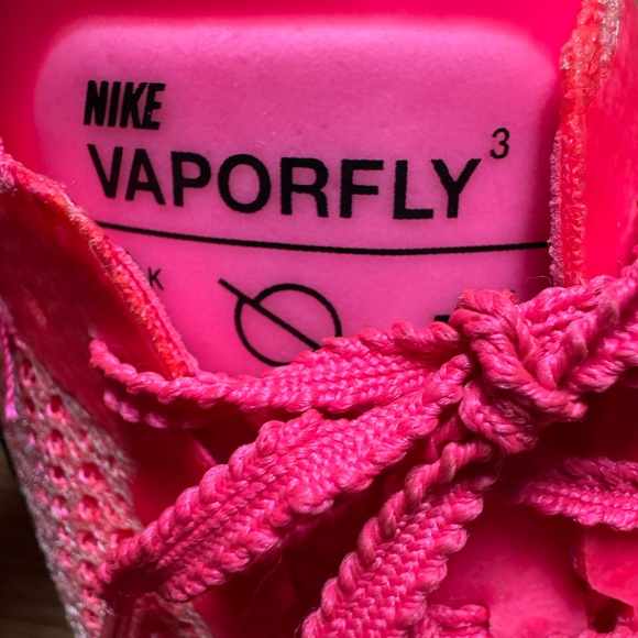 Vibrant Pink Men’s Vaporfly 3s - Picture 5 of 6